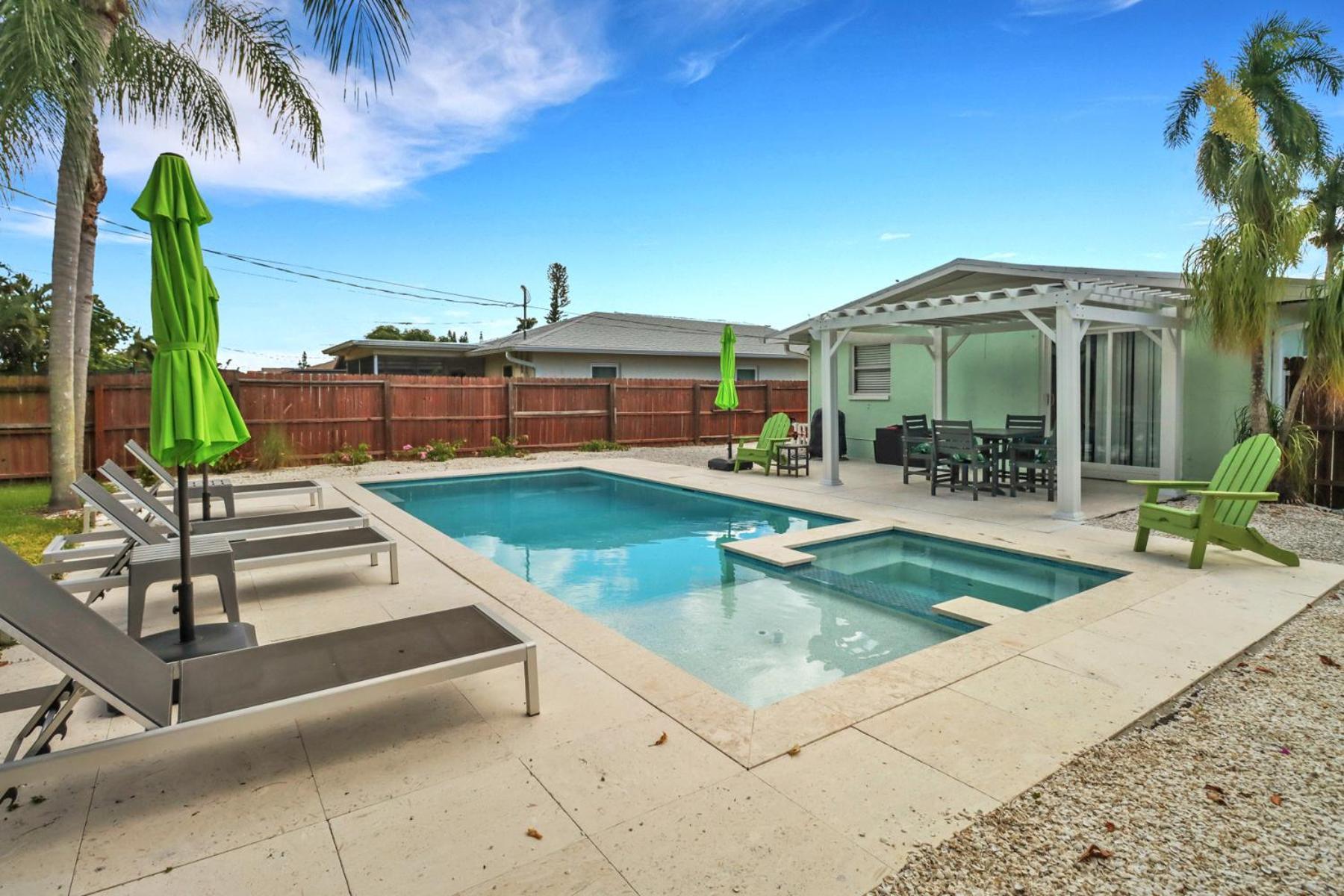 North Naples Little Beach House W/ Pool&Spa - 5 Minutes To Vanderbilt Beach מראה חיצוני תמונה