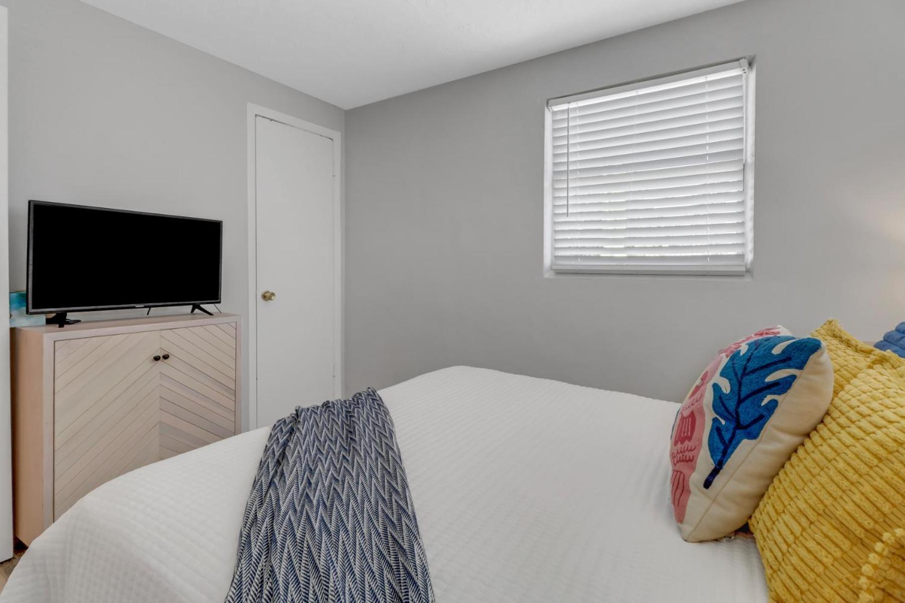 North Naples Little Beach House W/ Pool&Spa - 5 Minutes To Vanderbilt Beach מראה חיצוני תמונה