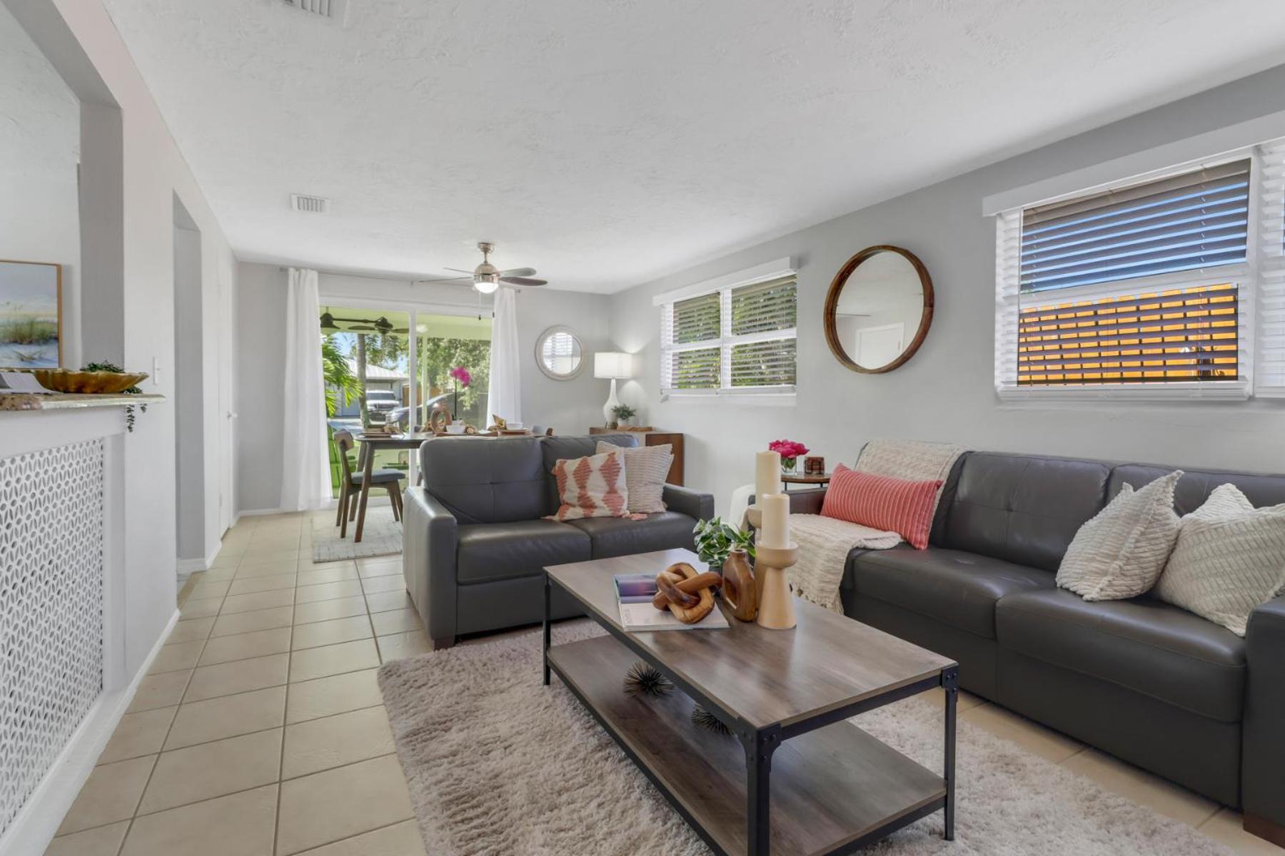 North Naples Little Beach House W/ Pool&Spa - 5 Minutes To Vanderbilt Beach מראה חיצוני תמונה