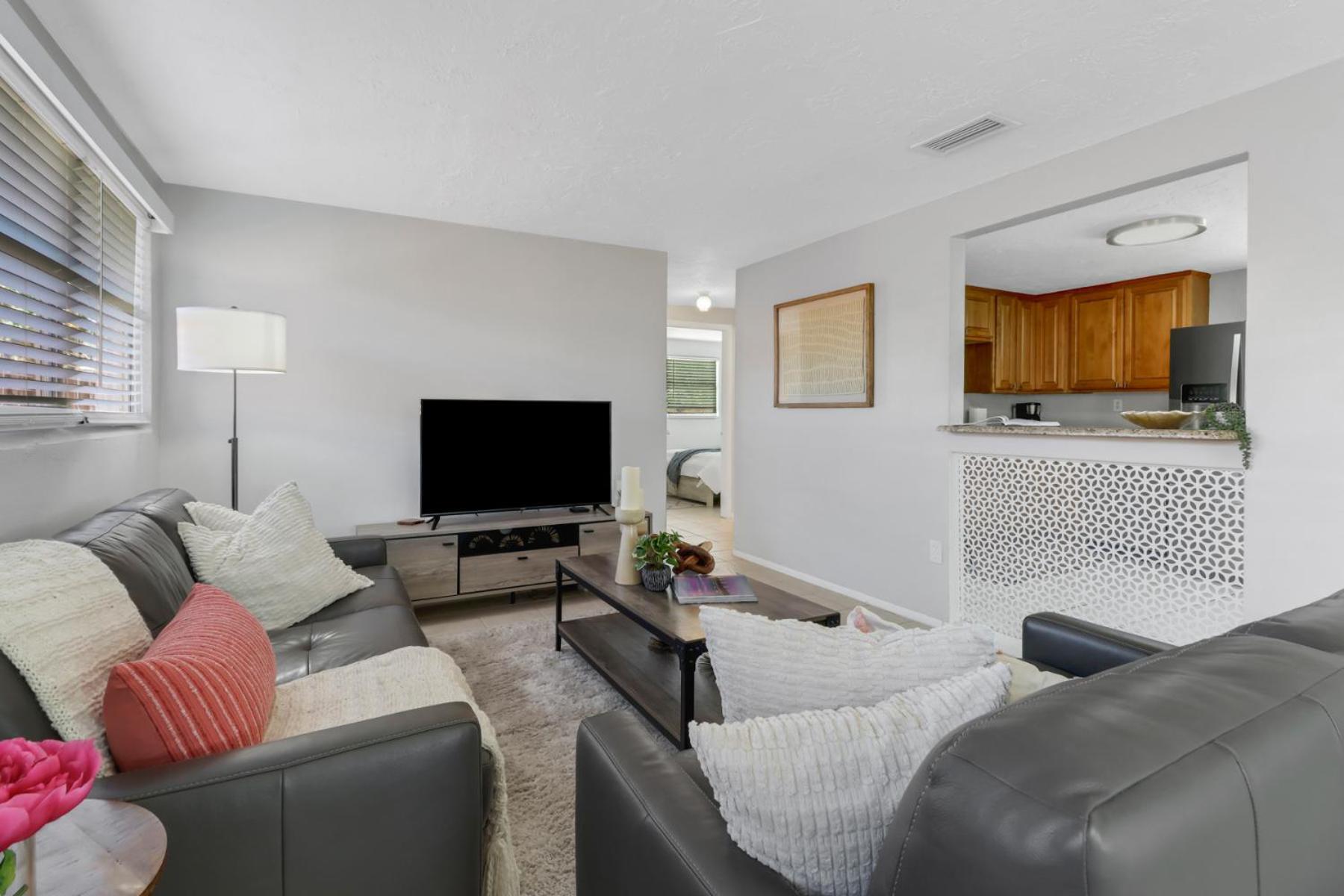 North Naples Little Beach House W/ Pool&Spa - 5 Minutes To Vanderbilt Beach מראה חיצוני תמונה